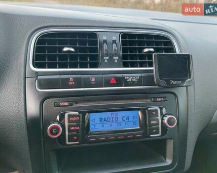 Червоний Фольксваген Поло, об'ємом двигуна 1.2 л та пробігом 200 тис. км за 5550 $, фото 57 на Automoto.ua