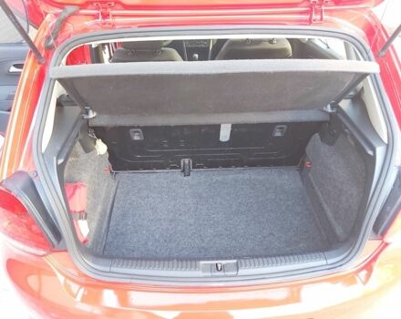 Красный Фольксваген Поло, объемом двигателя 1.2 л и пробегом 150 тыс. км за 5200 $, фото 3 на Automoto.ua