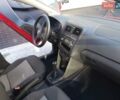 Красный Фольксваген Поло, объемом двигателя 1.2 л и пробегом 150 тыс. км за 6100 $, фото 3 на Automoto.ua