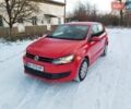 Красный Фольксваген Поло, объемом двигателя 1.2 л и пробегом 200 тыс. км за 5400 $, фото 1 на Automoto.ua