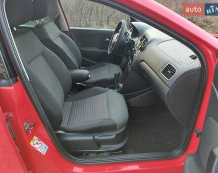 Червоний Фольксваген Поло, об'ємом двигуна 1.2 л та пробігом 200 тис. км за 5550 $, фото 45 на Automoto.ua