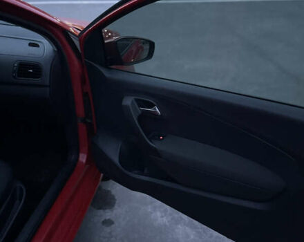 Червоний Фольксваген Поло, об'ємом двигуна 1.39 л та пробігом 112 тис. км за 6899 $, фото 16 на Automoto.ua