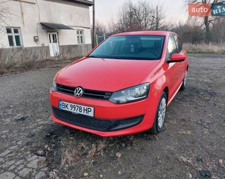 Червоний Фольксваген Поло, об'ємом двигуна 1.2 л та пробігом 200 тис. км за 5550 $, фото 1 на Automoto.ua