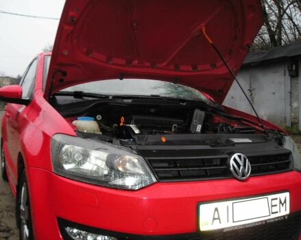 Красный Фольксваген Поло, объемом двигателя 1.4 л и пробегом 85 тыс. км за 8500 $, фото 7 на Automoto.ua