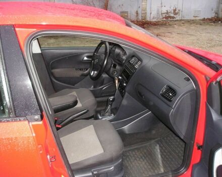 Красный Фольксваген Поло, объемом двигателя 1.4 л и пробегом 85 тыс. км за 8500 $, фото 10 на Automoto.ua