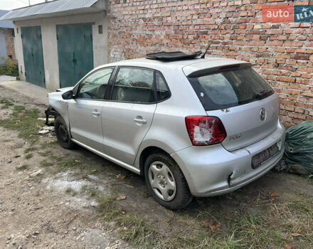 Красный Фольксваген Поло, объемом двигателя 1.39 л и пробегом 150 тыс. км за 2550 $, фото 1 на Automoto.ua