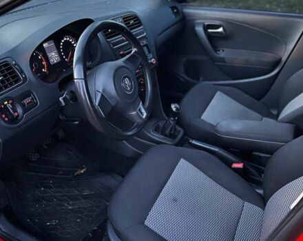 Красный Фольксваген Поло, объемом двигателя 1.4 л и пробегом 177 тыс. км за 4650 $, фото 4 на Automoto.ua