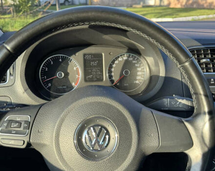 Красный Фольксваген Поло, объемом двигателя 1.2 л и пробегом 156 тыс. км за 9200 $, фото 36 на Automoto.ua