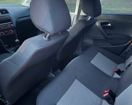 Красный Фольксваген Поло, объемом двигателя 1.4 л и пробегом 177 тыс. км за 4650 $, фото 5 на Automoto.ua