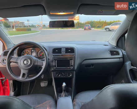 Червоний Фольксваген Поло, об'ємом двигуна 1.39 л та пробігом 158 тис. км за 6700 $, фото 5 на Automoto.ua