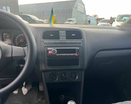 Красный Фольксваген Поло, объемом двигателя 2 л и пробегом 195 тыс. км за 6490 $, фото 23 на Automoto.ua