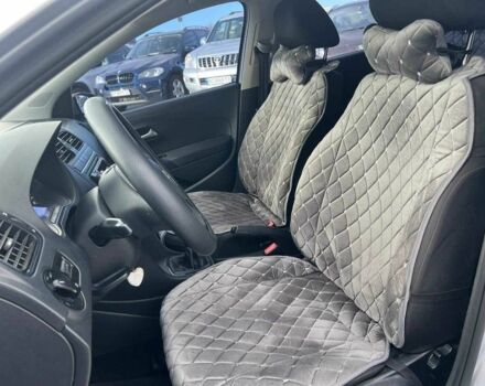 Красный Фольксваген Поло, объемом двигателя 2 л и пробегом 195 тыс. км за 6490 $, фото 17 на Automoto.ua