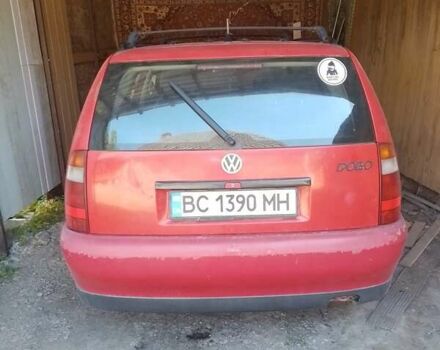 Красный Фольксваген Поло, объемом двигателя 1.39 л и пробегом 185 тыс. км за 2000 $, фото 5 на Automoto.ua