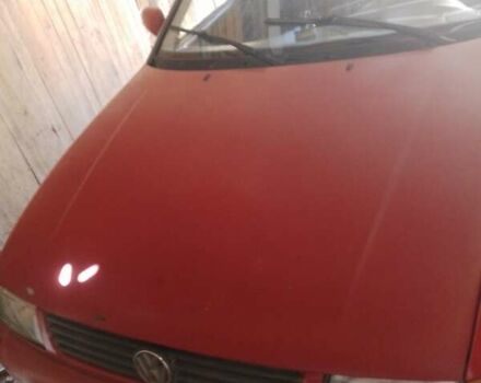 Красный Фольксваген Поло, объемом двигателя 1.39 л и пробегом 185 тыс. км за 2000 $, фото 2 на Automoto.ua