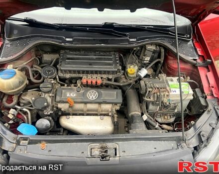 Красный Фольксваген Поло, объемом двигателя 1.6 л и пробегом 235 тыс. км за 5300 $, фото 7 на Automoto.ua