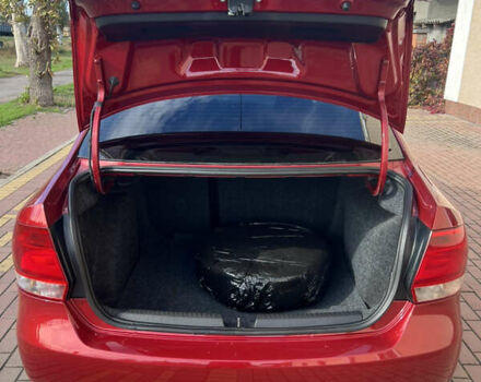 Красный Фольксваген Поло, объемом двигателя 1.6 л и пробегом 211 тыс. км за 6900 $, фото 23 на Automoto.ua