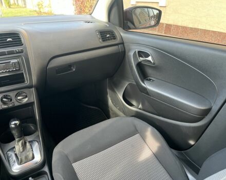 Красный Фольксваген Поло, объемом двигателя 1.6 л и пробегом 210 тыс. км за 7500 $, фото 16 на Automoto.ua