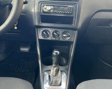 Красный Фольксваген Поло, объемом двигателя 1.6 л и пробегом 211 тыс. км за 6900 $, фото 20 на Automoto.ua