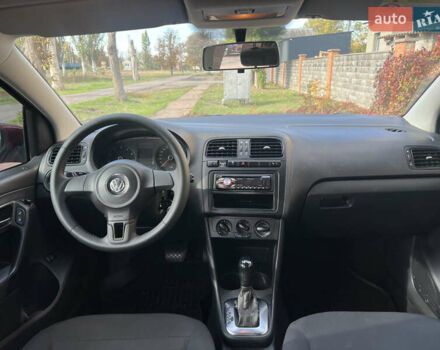 Красный Фольксваген Поло, объемом двигателя 1.6 л и пробегом 211 тыс. км за 6900 $, фото 17 на Automoto.ua