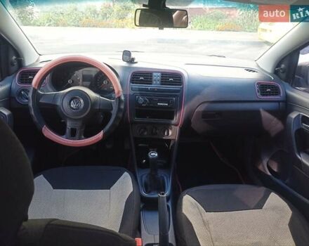 Красный Фольксваген Поло, объемом двигателя 1.6 л и пробегом 172 тыс. км за 6300 $, фото 8 на Automoto.ua