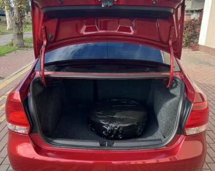 Красный Фольксваген Поло, объемом двигателя 1.6 л и пробегом 210 тыс. км за 7500 $, фото 21 на Automoto.ua