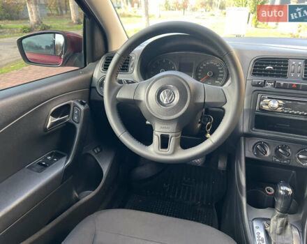 Красный Фольксваген Поло, объемом двигателя 1.6 л и пробегом 211 тыс. км за 6900 $, фото 19 на Automoto.ua