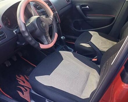 Красный Фольксваген Поло, объемом двигателя 1.6 л и пробегом 172 тыс. км за 6300 $, фото 5 на Automoto.ua