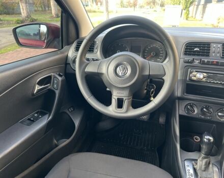 Красный Фольксваген Поло, объемом двигателя 1.6 л и пробегом 210 тыс. км за 7500 $, фото 17 на Automoto.ua