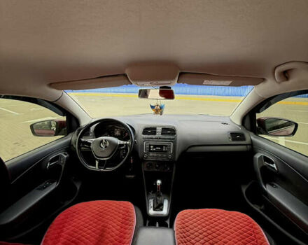 Червоний Фольксваген Поло, об'ємом двигуна 1.6 л та пробігом 199 тис. км за 9300 $, фото 6 на Automoto.ua