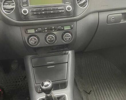 Красный Фольксваген Поло, объемом двигателя 1.6 л и пробегом 90 тыс. км за 9500 $, фото 1 на Automoto.ua