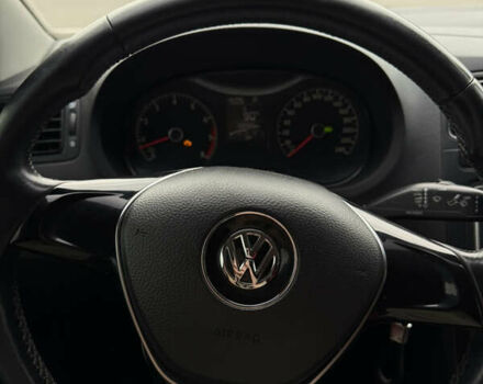 Червоний Фольксваген Поло, об'ємом двигуна 1.6 л та пробігом 199 тис. км за 9300 $, фото 3 на Automoto.ua