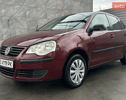 Красный Фольксваген Поло, объемом двигателя 1.4 л и пробегом 221 тыс. км за 4200 $, фото 1 на Automoto.ua