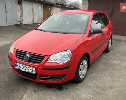 Красный Фольксваген Поло, объемом двигателя 1.4 л и пробегом 200 тыс. км за 4500 $, фото 1 на Automoto.ua