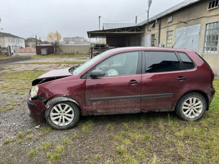 Червоний Фольксваген Поло, об'ємом двигуна 1.4 л та пробігом 285 тис. км за 2010 $, фото 1 на Automoto.ua
