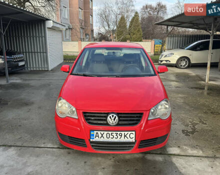 Червоний Фольксваген Поло, об'ємом двигуна 1.4 л та пробігом 105 тис. км за 6400 $, фото 1 на Automoto.ua