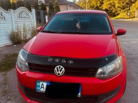 Фольксваген Поло 2009 в Фастове на Automoto.ua Красный Фольксваген Поло, объемом двигателя 1.4 л и пробегом 153 тыс. км за 6300 $, фото 1 на Automoto.ua