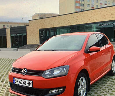 Фольксваген Поло 2011 в Хмельницком на Automoto.ua Красный Фольксваген Поло, объемом двигателя 1.4 л и пробегом 150 тыс. км за 8200 $, фото 1 на Automoto.ua