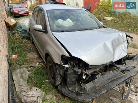 Фольксваген Поло 2012 в Тернополе на Automoto.ua Красный Фольксваген Поло, объемом двигателя 1.39 л и пробегом 150 тыс. км за 2550 $, фото 1 на Automoto.ua