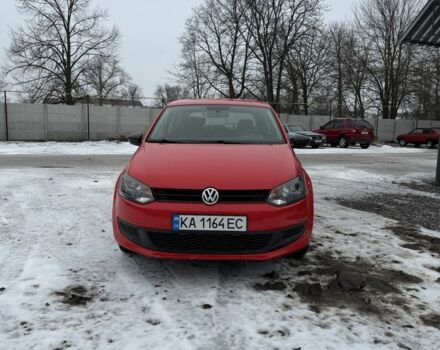 Красный Фольксваген Поло, объемом двигателя 1.2 л и пробегом 240 тыс. км за 5000 $, фото 1 на Automoto.ua