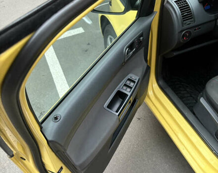 Желтый Фольксваген Поло, объемом двигателя 1.39 л и пробегом 239 тыс. км за 5000 $, фото 10 на Automoto.ua