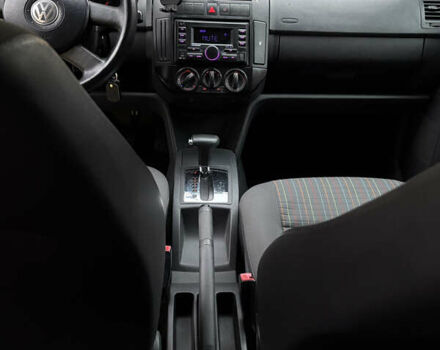 Желтый Фольксваген Поло, объемом двигателя 1.39 л и пробегом 239 тыс. км за 5000 $, фото 19 на Automoto.ua