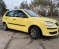 Желтый Фольксваген Поло, объемом двигателя 1.4 л и пробегом 240 тыс. км за 5500 $, фото 1 на Automoto.ua