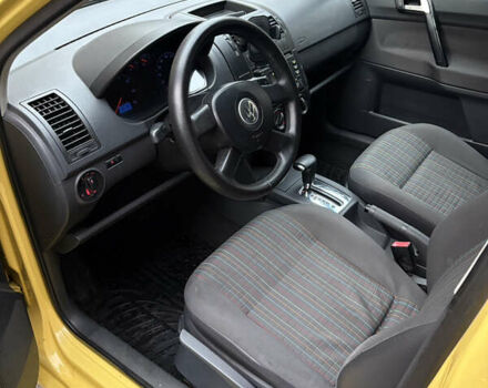 Желтый Фольксваген Поло, объемом двигателя 1.39 л и пробегом 239 тыс. км за 5000 $, фото 12 на Automoto.ua