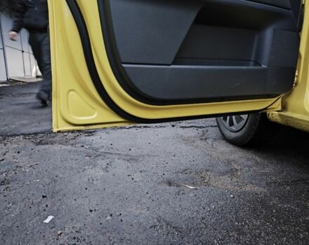 Желтый Фольксваген Поло, объемом двигателя 1.4 л и пробегом 123 тыс. км за 5300 $, фото 14 на Automoto.ua