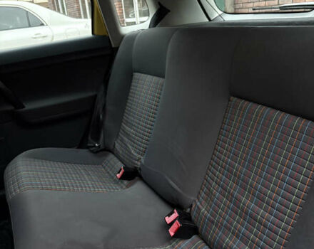 Желтый Фольксваген Поло, объемом двигателя 1.39 л и пробегом 239 тыс. км за 5000 $, фото 18 на Automoto.ua