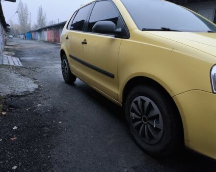 Желтый Фольксваген Поло, объемом двигателя 1.4 л и пробегом 123 тыс. км за 5300 $, фото 5 на Automoto.ua