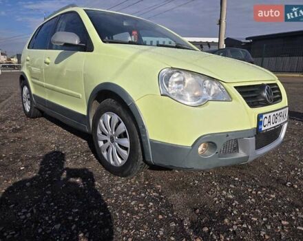 Желтый Фольксваген Поло, объемом двигателя 1.6 л и пробегом 124 тыс. км за 2990 $, фото 2 на Automoto.ua