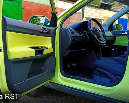 Желтый Фольксваген Поло, объемом двигателя 1.4 л и пробегом 89 тыс. км за 5999 $, фото 5 на Automoto.ua