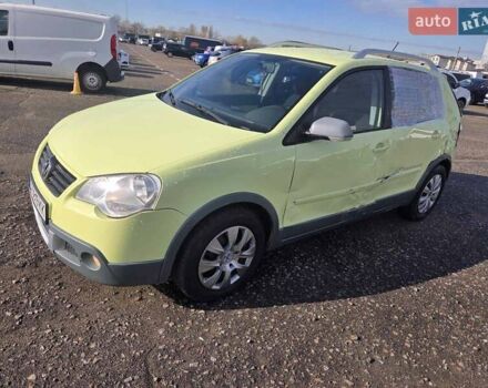 Желтый Фольксваген Поло, объемом двигателя 1.6 л и пробегом 124 тыс. км за 2990 $, фото 7 на Automoto.ua