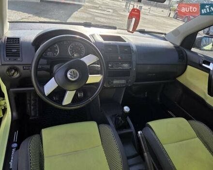 Желтый Фольксваген Поло, объемом двигателя 1.6 л и пробегом 124 тыс. км за 2900 $, фото 21 на Automoto.ua